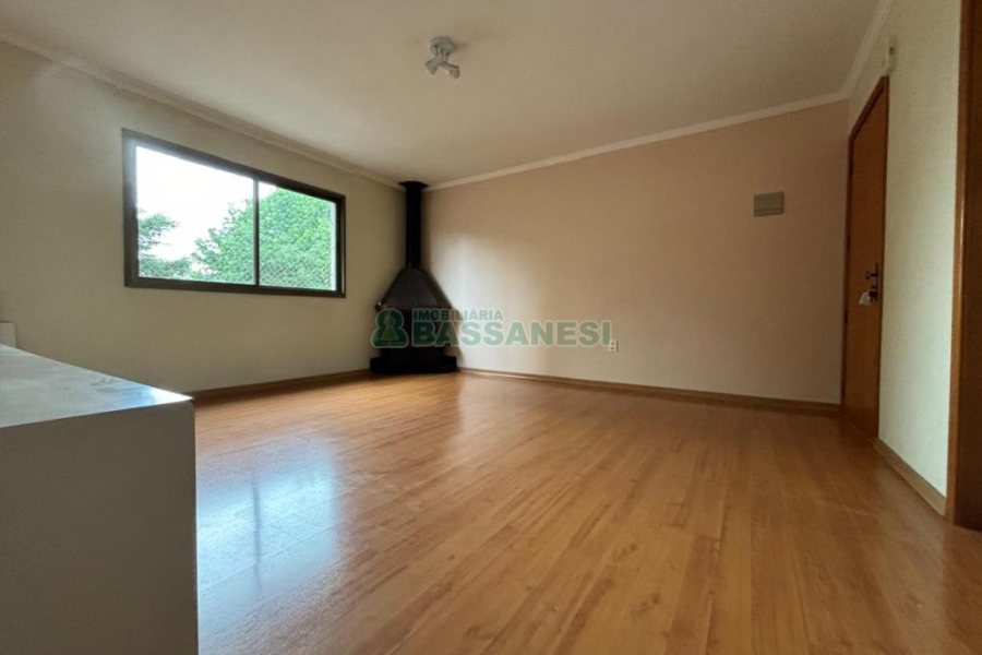 Apto Mobiliado com 105m², 3 dormitórios, 1 vaga, no bairro Petrópolis em Caxias do Sul para Alugar