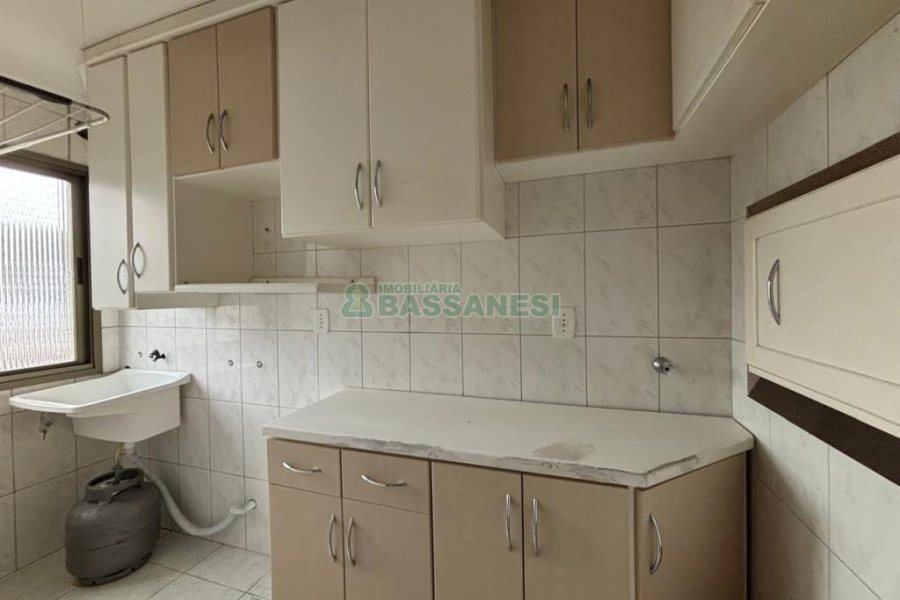 Apto Mobiliado com 105m², 3 dormitórios, 1 vaga, no bairro Petrópolis em Caxias do Sul para Alugar