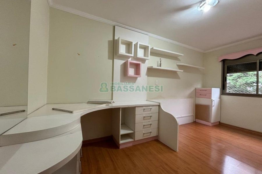 Apto Mobiliado com 105m², 3 dormitórios, 1 vaga, no bairro Petrópolis em Caxias do Sul para Alugar