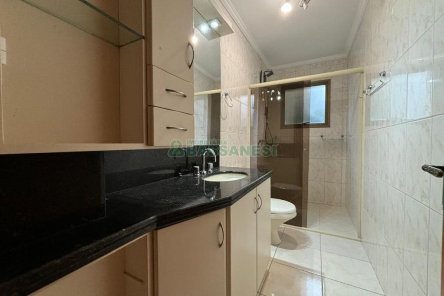 Apto Mobiliado com 105m², 3 dormitórios, 1 vaga, no bairro Petrópolis em Caxias do Sul para Alugar