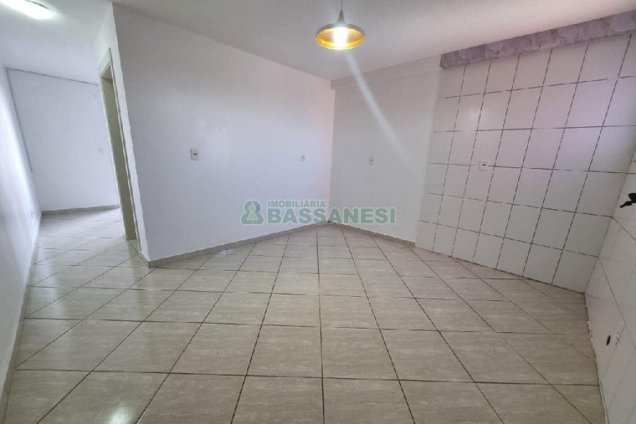 Apartamento com 40m², 1 dormitório, 1 vaga, no bairro Sagrada Família em Caxias do Sul para Alugar