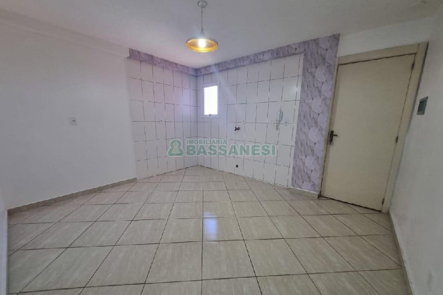 Apartamento com 40m², 1 dormitório, 1 vaga, no bairro Sagrada Família em Caxias do Sul para Alugar