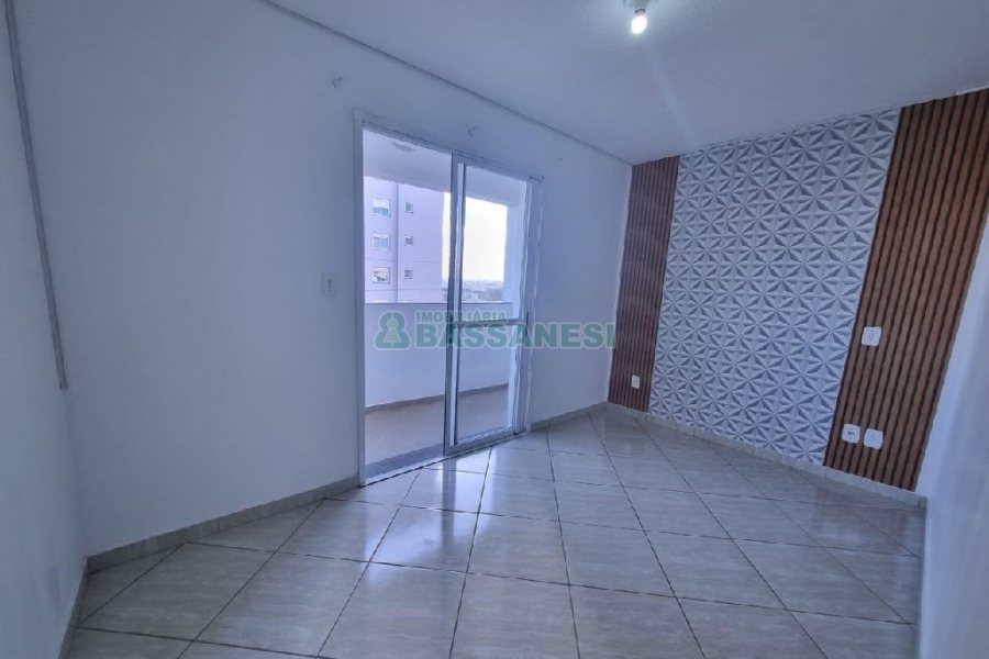 Apartamento com 40m², 1 dormitório, 1 vaga, no bairro Sagrada Família em Caxias do Sul para Alugar