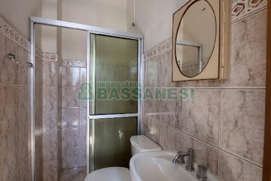 Apartamento com 105m², 3 dormitórios, 2 vagas, no bairro Centro em Caxias do Sul para Alugar