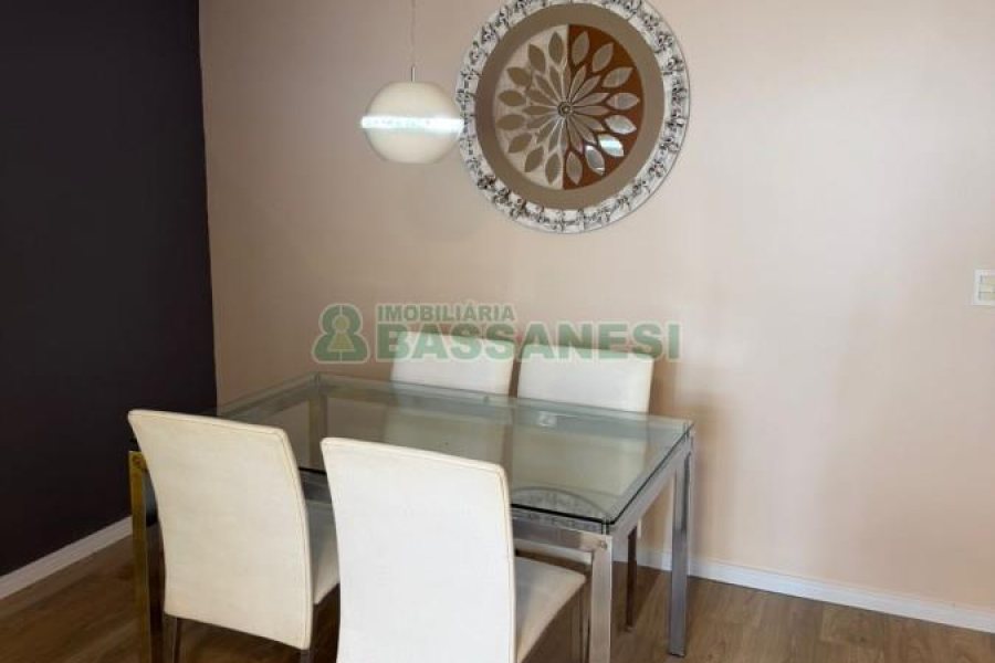 Apartamento com 82m², 3 dormitórios, 1 vaga, no bairro Colina Sorriso em Caxias do Sul para Comprar