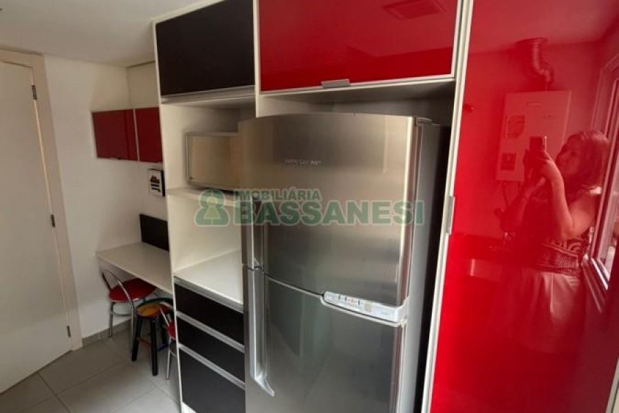 Apartamento com 82m², 3 dormitórios, 1 vaga, no bairro Colina Sorriso em Caxias do Sul para Comprar