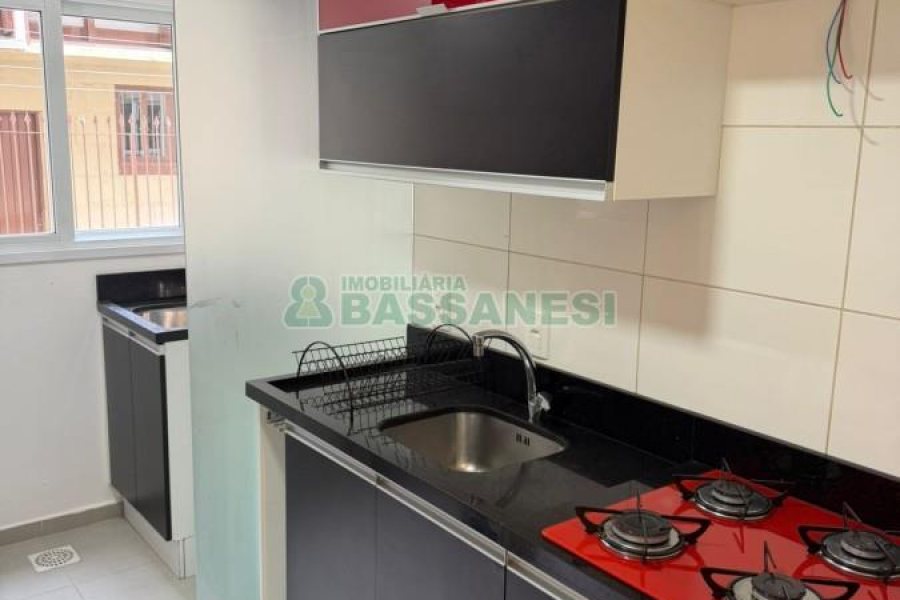 Apartamento com 82m², 3 dormitórios, 1 vaga, no bairro Colina Sorriso em Caxias do Sul para Comprar