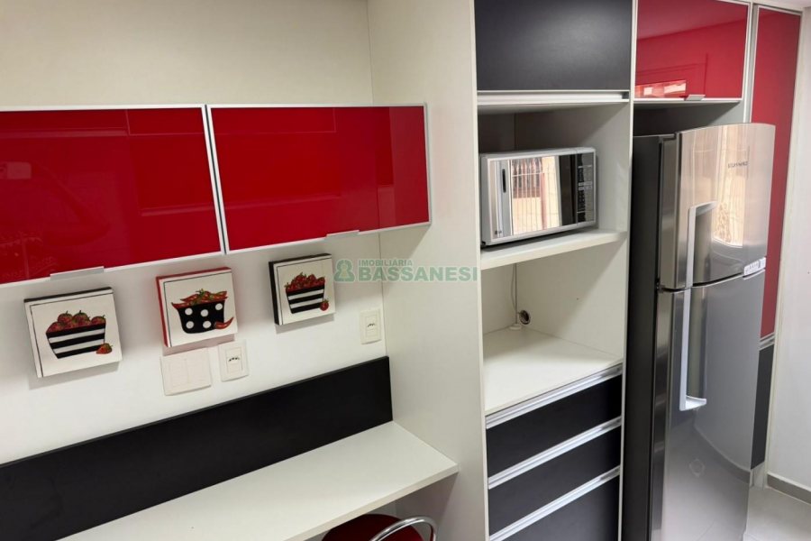 Apartamento com 82m², 3 dormitórios, 1 vaga, no bairro Colina Sorriso em Caxias do Sul para Comprar