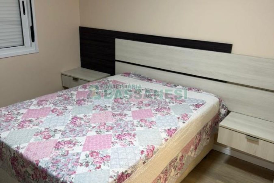 Apartamento com 82m², 3 dormitórios, 1 vaga, no bairro Colina Sorriso em Caxias do Sul para Comprar