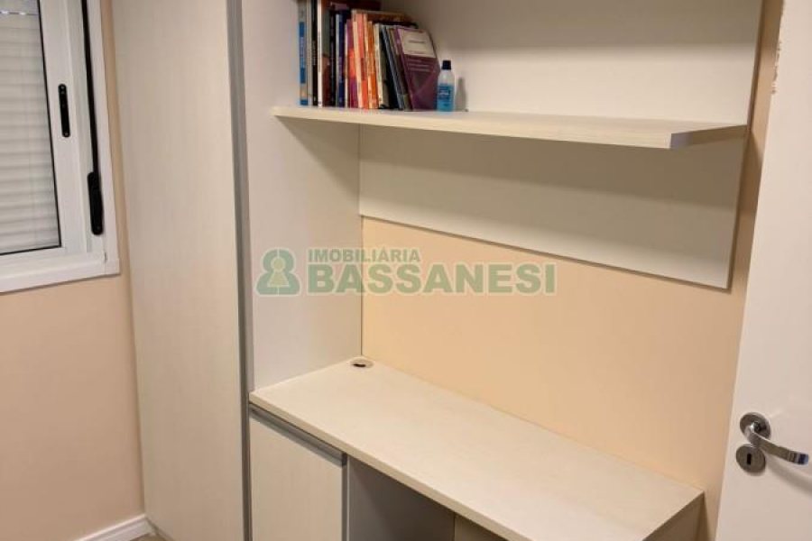 Apartamento com 82m², 3 dormitórios, 1 vaga, no bairro Colina Sorriso em Caxias do Sul para Comprar