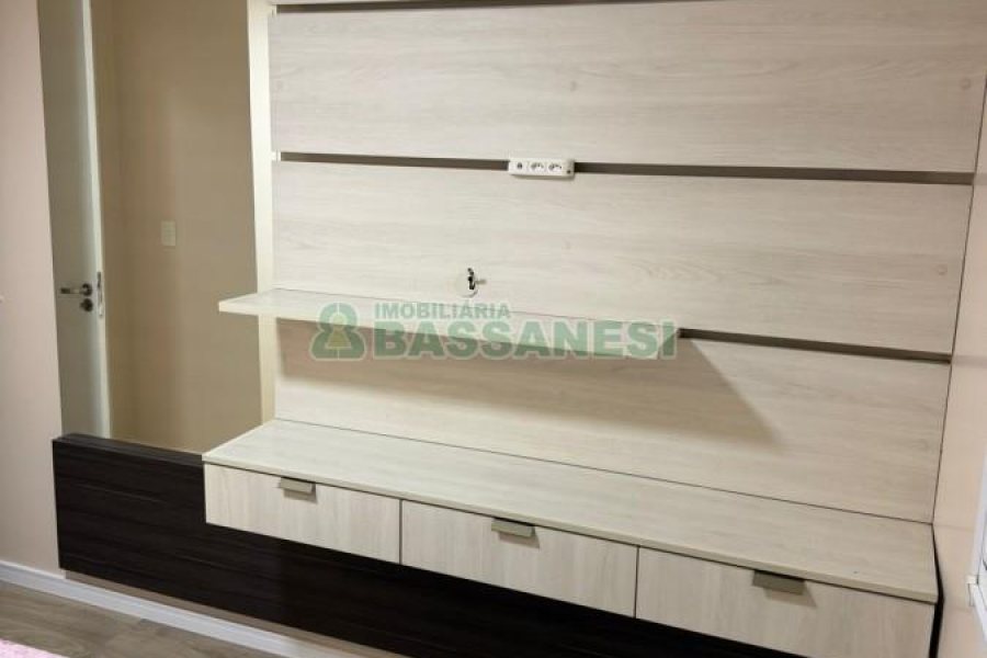Apartamento com 82m², 3 dormitórios, 1 vaga, no bairro Colina Sorriso em Caxias do Sul para Comprar