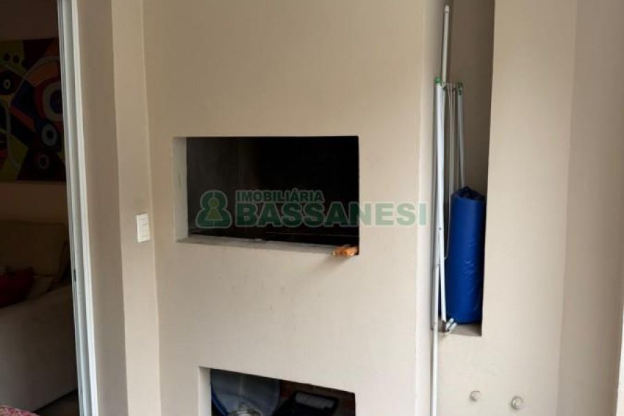 Apartamento com 82m², 3 dormitórios, 1 vaga, no bairro Colina Sorriso em Caxias do Sul para Comprar