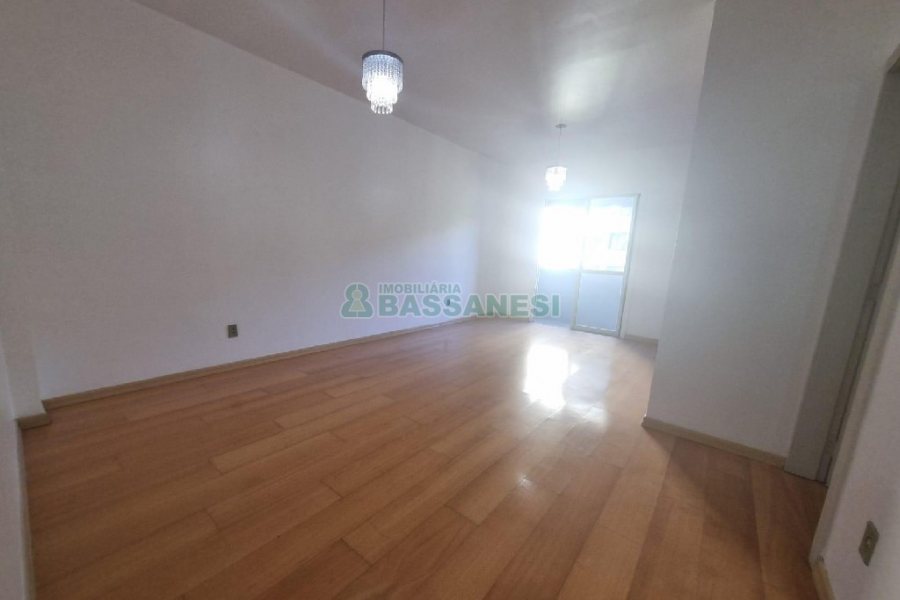 Apartamento com 95m², 3 dormitórios, 1 vaga, no bairro Lourdes em Caxias do Sul para Alugar