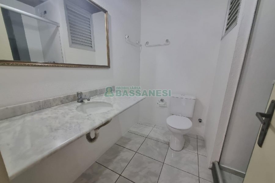 Apartamento com 95m², 3 dormitórios, 1 vaga, no bairro Lourdes em Caxias do Sul para Alugar