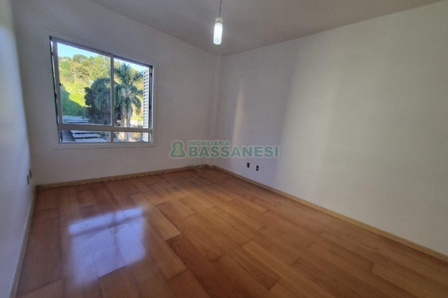 Apartamento com 95m², 3 dormitórios, 1 vaga, no bairro Lourdes em Caxias do Sul para Alugar