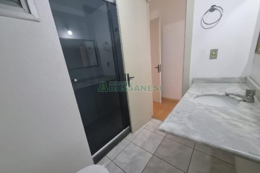 Apartamento com 95m², 3 dormitórios, 1 vaga, no bairro Lourdes em Caxias do Sul para Alugar