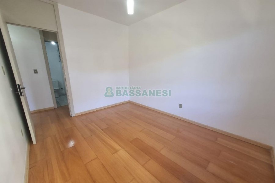 Apartamento com 95m², 3 dormitórios, 1 vaga, no bairro Lourdes em Caxias do Sul para Alugar