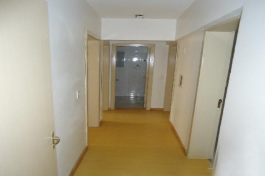 Apartamento com 102m², 3 dormitórios, 1 vaga, no bairro Centro em Caxias do Sul para Comprar