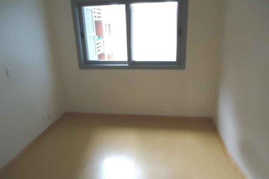 Apartamento com 102m², 3 dormitórios, 1 vaga, no bairro Centro em Caxias do Sul para Comprar