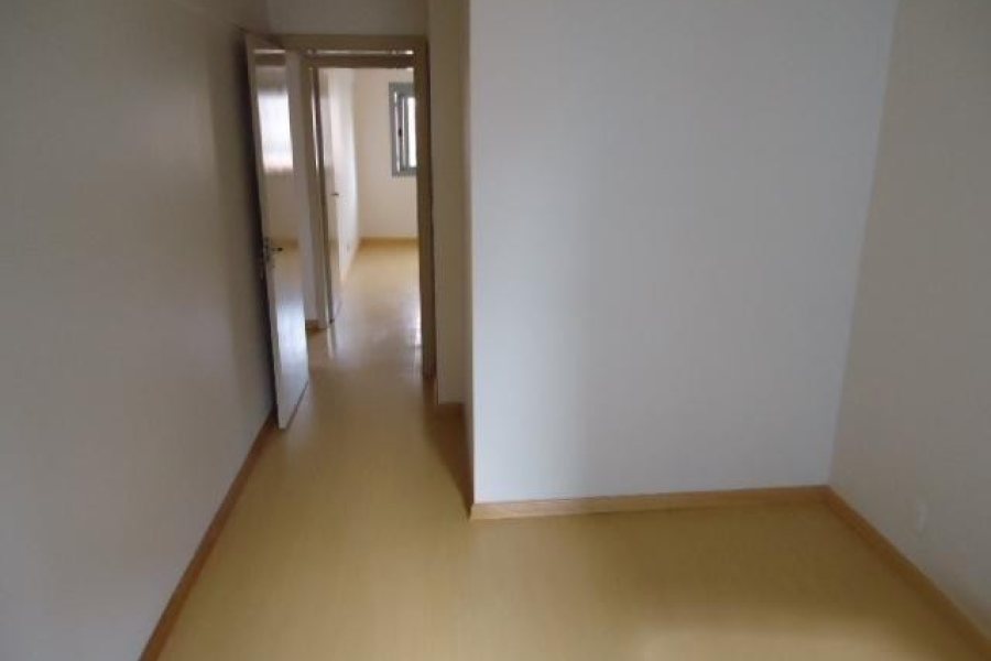 Apartamento com 102m², 3 dormitórios, 1 vaga, no bairro Centro em Caxias do Sul para Comprar