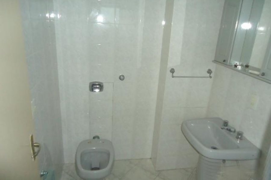Apartamento com 102m², 3 dormitórios, 1 vaga, no bairro Centro em Caxias do Sul para Comprar