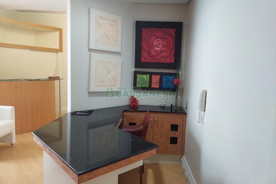 Sala Mobiliada com 67m², 1 vaga, no bairro Lourdes em Caxias do Sul para Alugar ou Comprar