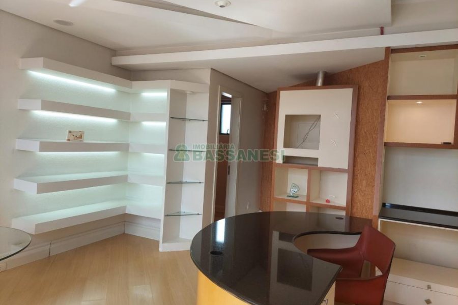 Sala Mobiliada com 67m², 1 vaga, no bairro Lourdes em Caxias do Sul para Alugar ou Comprar