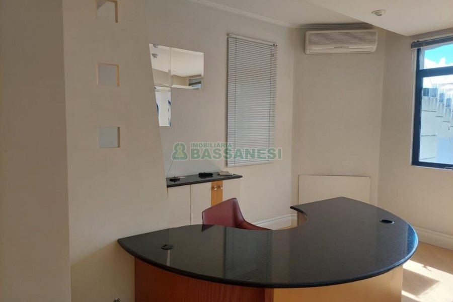 Sala Mobiliada com 67m², 1 vaga, no bairro Lourdes em Caxias do Sul para Alugar ou Comprar