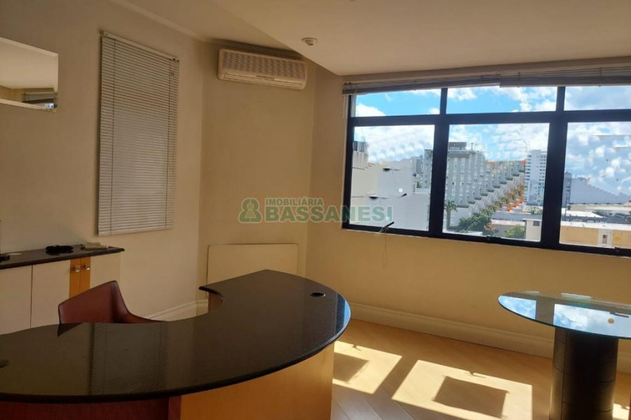 Sala Mobiliada com 67m², 1 vaga, no bairro Lourdes em Caxias do Sul para Alugar ou Comprar