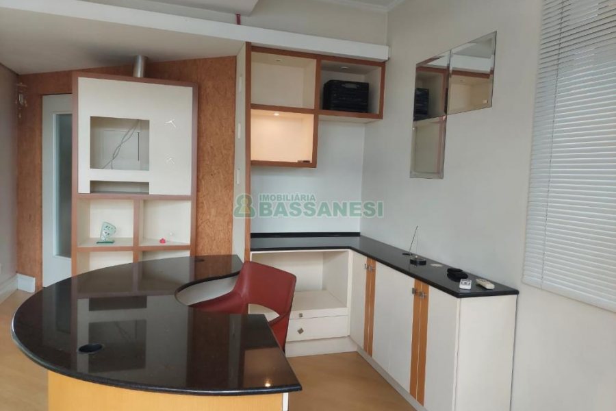 Sala Mobiliada com 67m², 1 vaga, no bairro Lourdes em Caxias do Sul para Alugar ou Comprar