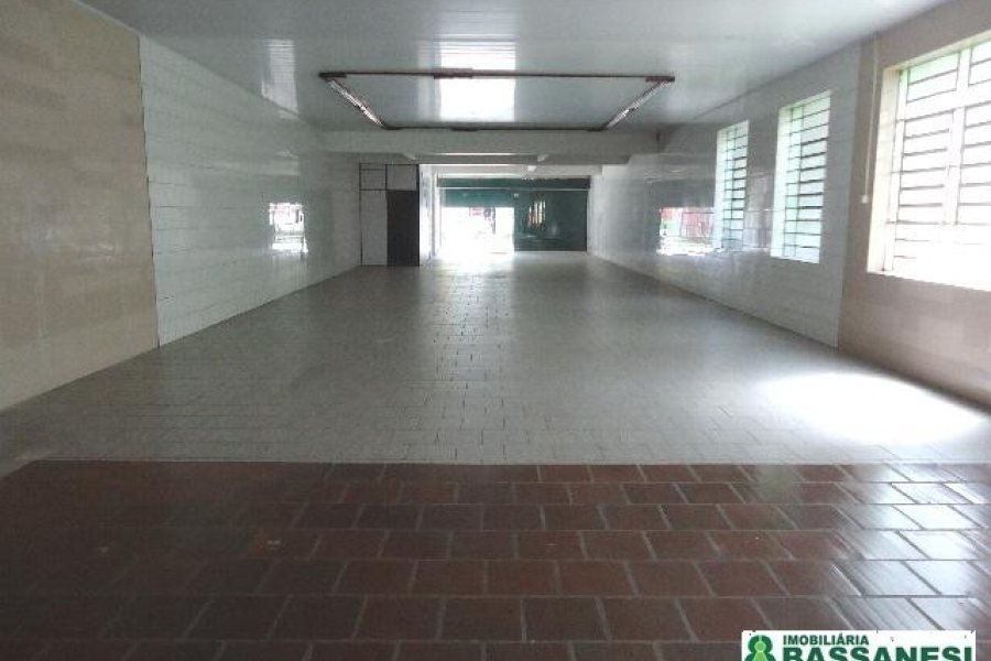 Loja com 340m², no bairro Lourdes em Caxias do Sul para Alugar ou Comprar