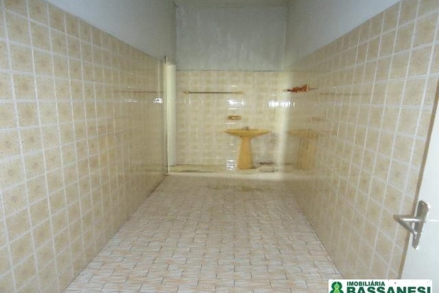 Loja com 340m², no bairro Lourdes em Caxias do Sul para Alugar ou Comprar