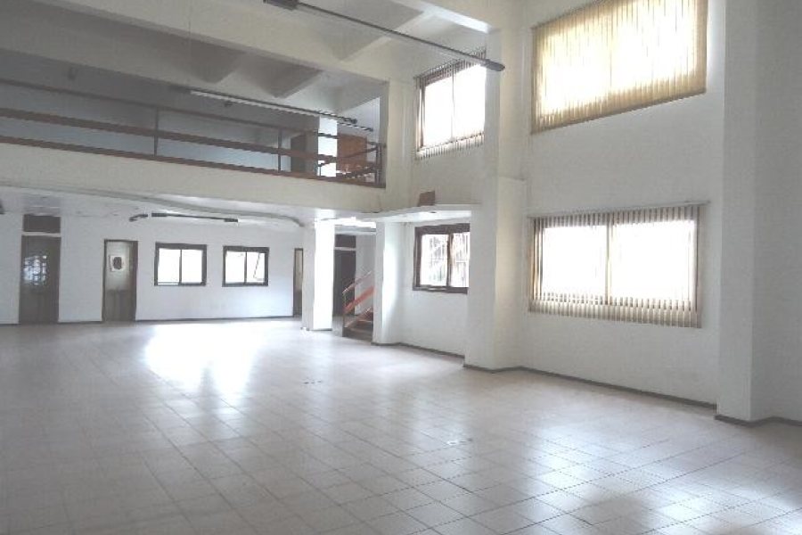 Loja com 404m², no bairro Pio X em Caxias do Sul para Comprar