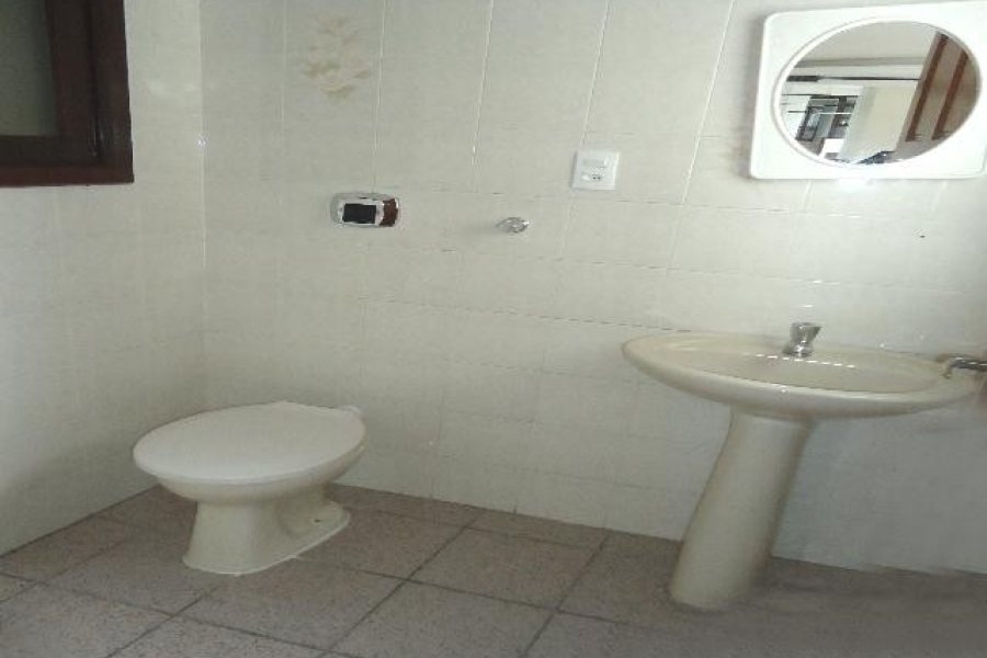 Loja com 404m², no bairro Pio X em Caxias do Sul para Comprar