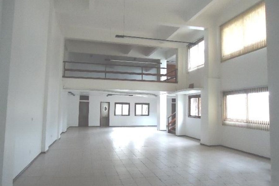 Loja com 404m², no bairro Pio X em Caxias do Sul para Comprar