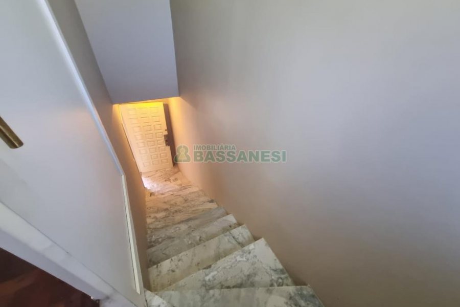 Casa com 80m², 3 dormitórios, 1 vaga, no bairro Rio Branco em Caxias do Sul para Alugar