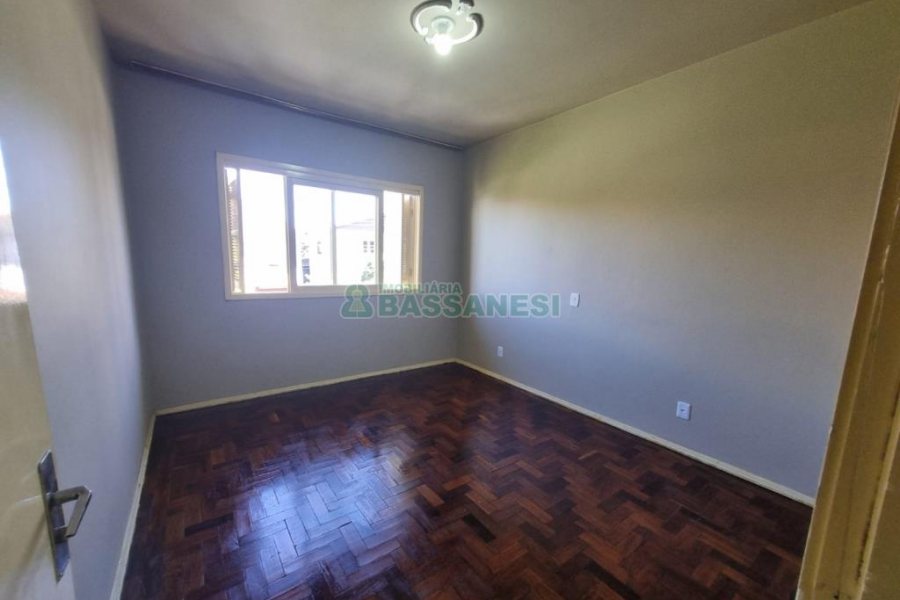 Casa com 80m², 3 dormitórios, 1 vaga, no bairro Rio Branco em Caxias do Sul para Alugar