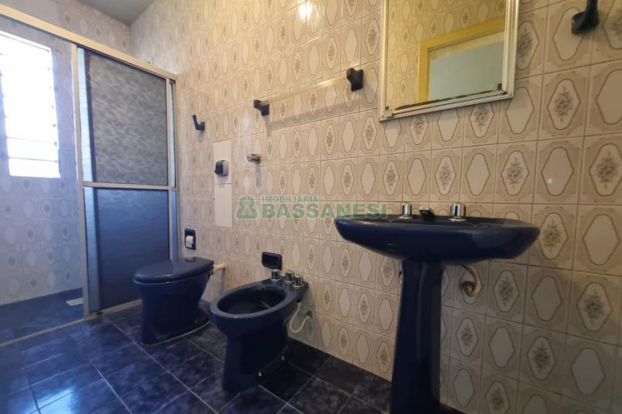 Casa com 80m², 3 dormitórios, 1 vaga, no bairro Rio Branco em Caxias do Sul para Alugar