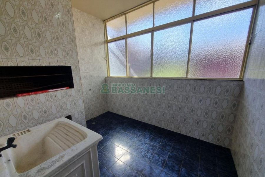 Casa com 80m², 3 dormitórios, 1 vaga, no bairro Rio Branco em Caxias do Sul para Alugar