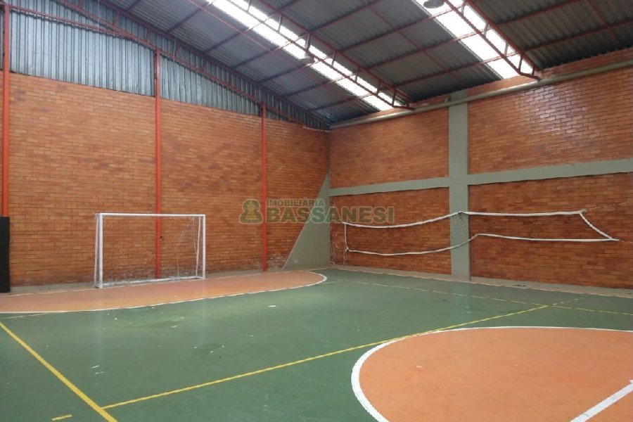 Pavilhão com 706m², no bairro Sanvitto em Caxias do Sul para Alugar ou Comprar