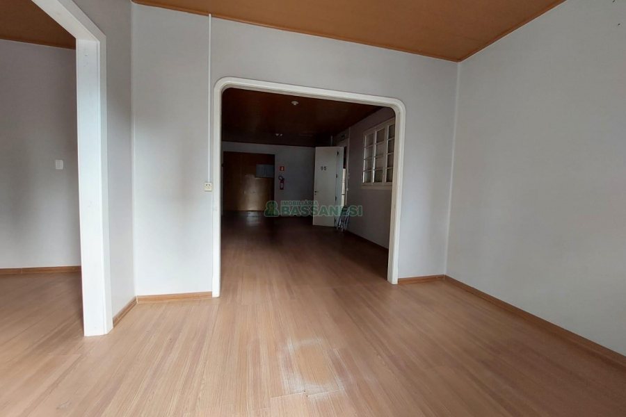 Sala com 66m², no bairro Centro em Caxias do Sul para Alugar