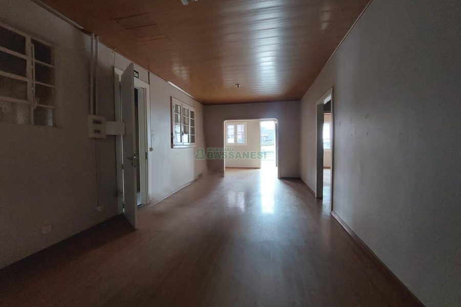 Sala com 66m², no bairro Centro em Caxias do Sul para Alugar