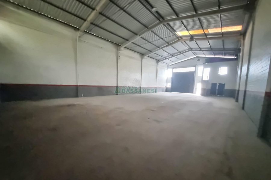 Pavilhão com 390m², no bairro Esplanada em Caxias do Sul para Alugar