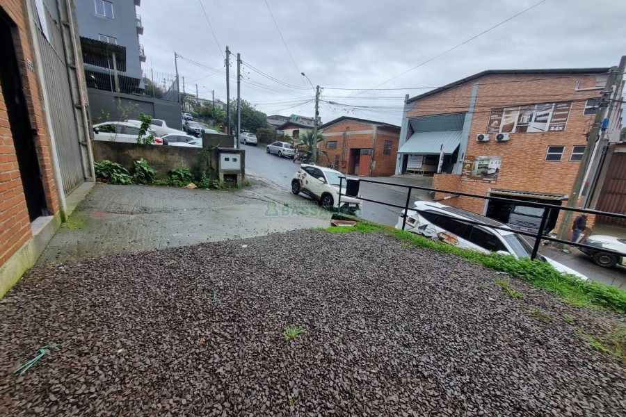 Pavilhão com 390m², no bairro Esplanada em Caxias do Sul para Alugar