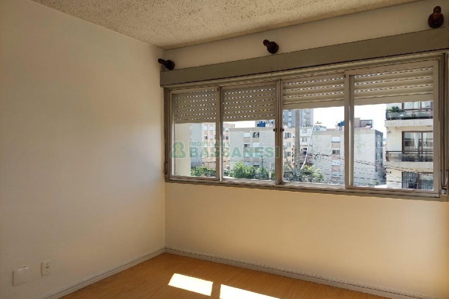 Apartamento com 74m², 3 dormitórios, no bairro São Pelegrino em Caxias do Sul para Alugar
