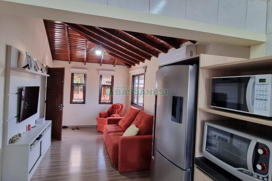 Casa com 193m², 4 dormitórios, 3 vagas, no bairro Desvio Rizzo em Caxias do Sul para Comprar