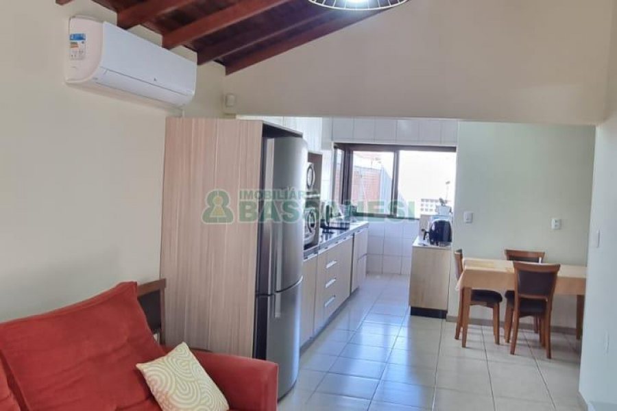 Casa com 193m², 4 dormitórios, 3 vagas, no bairro Desvio Rizzo em Caxias do Sul para Comprar