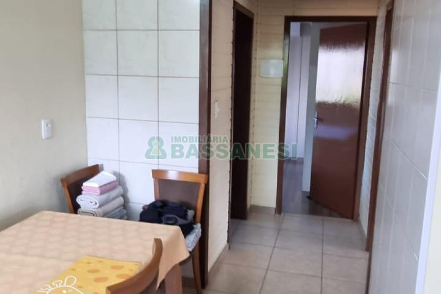 Casa com 193m², 4 dormitórios, 3 vagas, no bairro Desvio Rizzo em Caxias do Sul para Comprar