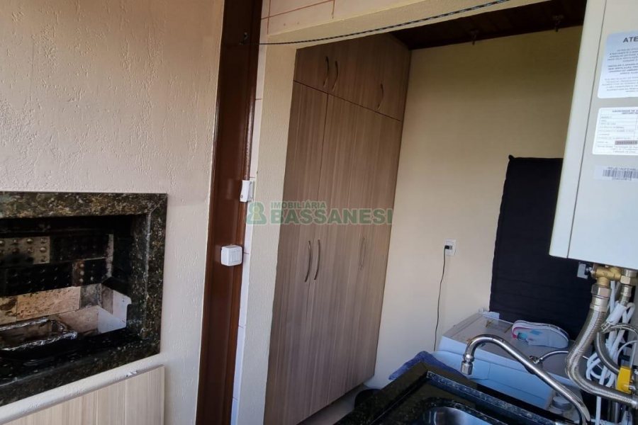 Casa com 193m², 4 dormitórios, 3 vagas, no bairro Desvio Rizzo em Caxias do Sul para Comprar