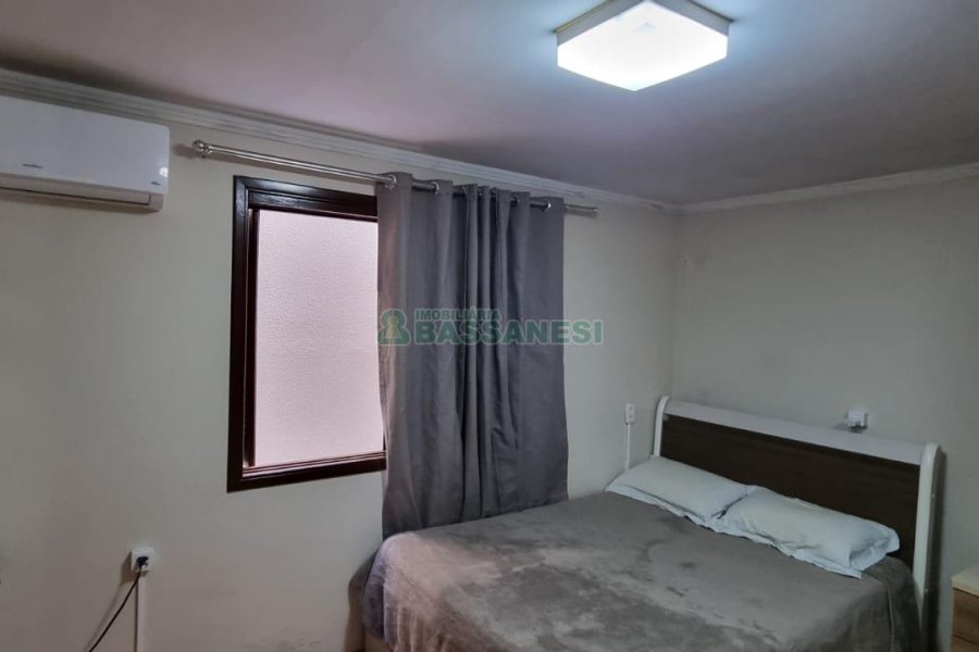 Casa com 193m², 4 dormitórios, 3 vagas, no bairro Desvio Rizzo em Caxias do Sul para Comprar